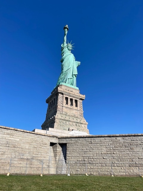 Statue of Liberty and Ellis Island with Kids | A Family-Friendly Day in NYC. Statue of Liberty and Ellis Island. Visiting Ellis Island. VIsiting Statue of Liberty.